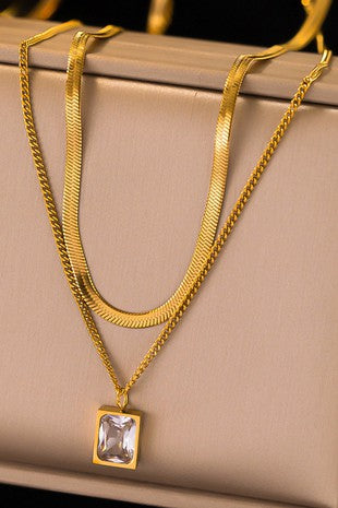 Gold Pendant Necklace